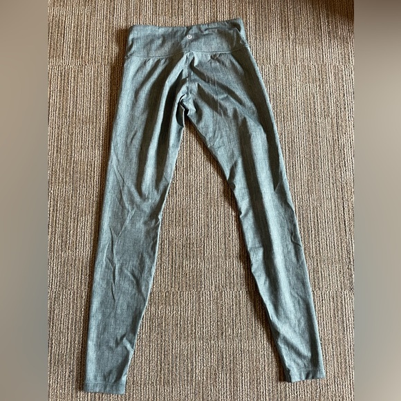 Lululemon Size 6 - Picture 3 of 3